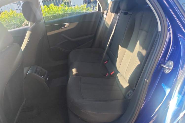 Used Audi A4L 2019 40 TFSI Ambition China VI Left Rear Seat