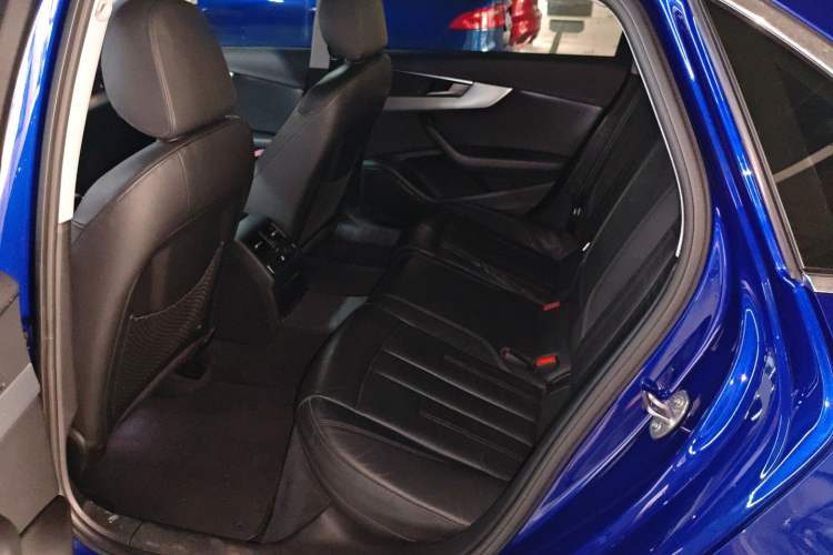 Used Audi A4L 2019 40 TFSI Fashion Edition China VI Emission Standard Left Rear Seat