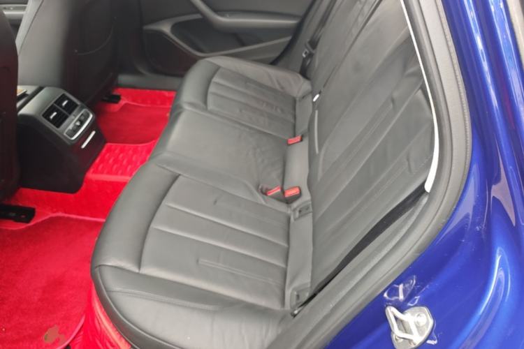 Used Audi A4L 2019 40 TFSI Fashion Edition China VI Emission Standard Left Rear Seat