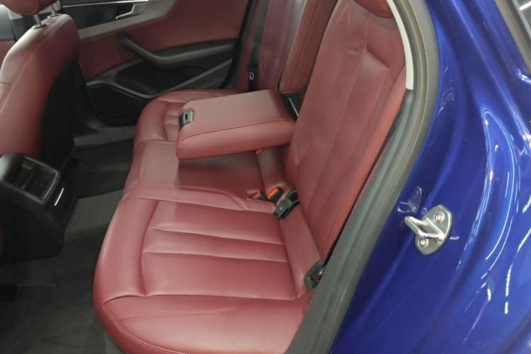 Used Audi A4L 2019 40 TFSI Ambition China VI Left Rear Seat