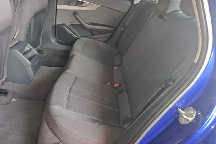 Used Audi A4L 2019 40 TFSI Ambition China VI Left Rear Seat