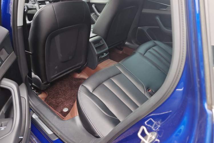 Used Audi A4L 2019 40 TFSI Ambition China VI Left Rear Seat
