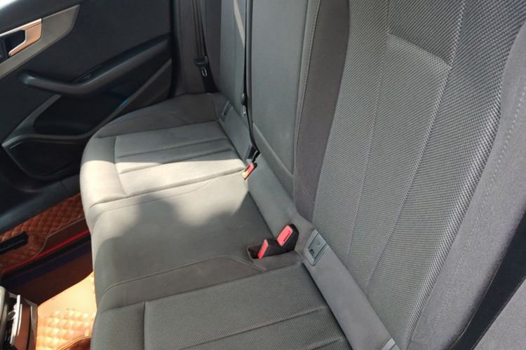 Used Audi A4L 2019 40 TFSI Ambition China VI Left Rear Seat