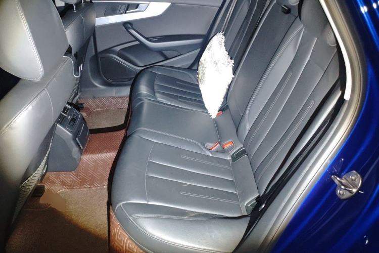 Used Audi A4L 2019 40 TFSI Fashion Edition China VI Emission Standard Left Rear Seat