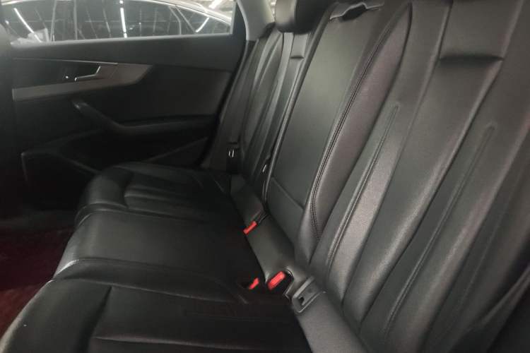 Used Audi A4L 2019 40 TFSI Ambition China VI Left Rear Seat