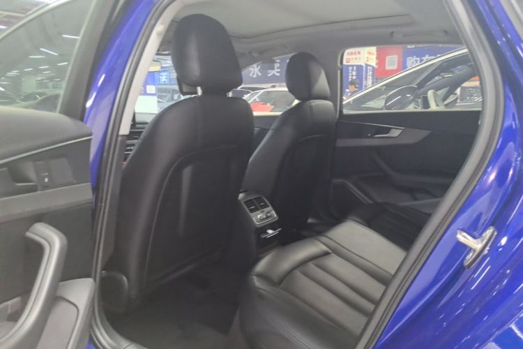 Used Audi A4L 2019 40 TFSI Ambition China VI Left Rear Seat