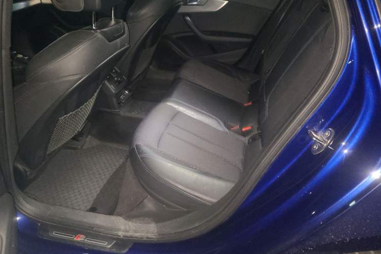 Used Audi A4L 2019 40 TFSI Sporty Version China V Left Rear Seat