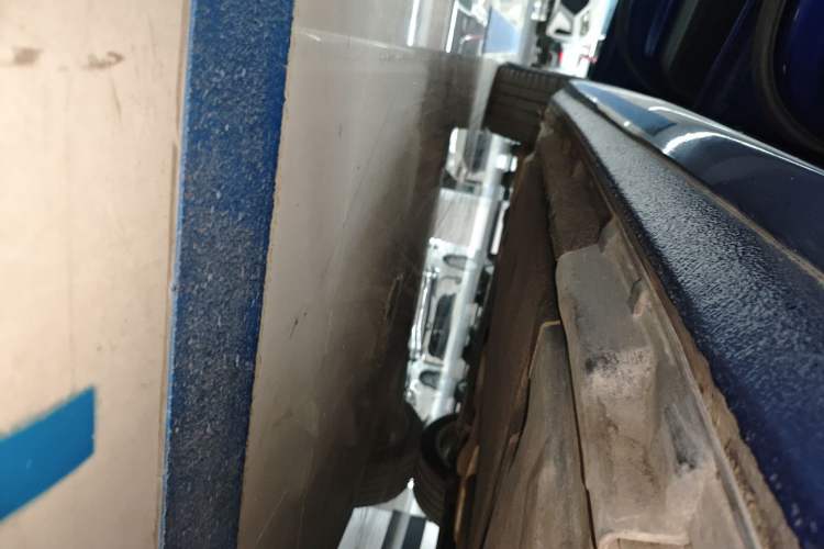 Used Audi A4L 2019 40 TFSI Fashion Edition China VI Emission Standard Left Side Sill