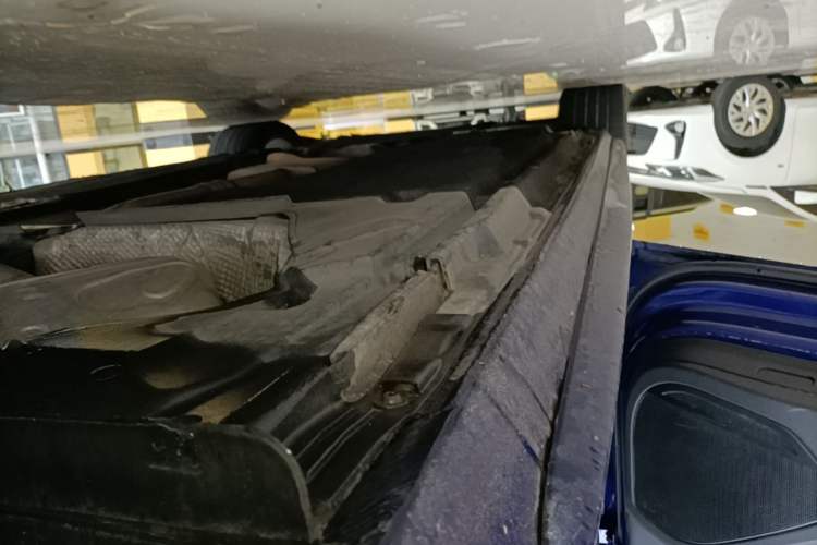 Used Audi A4L 2019 40 TFSI Ambition China VI Left Side Sill