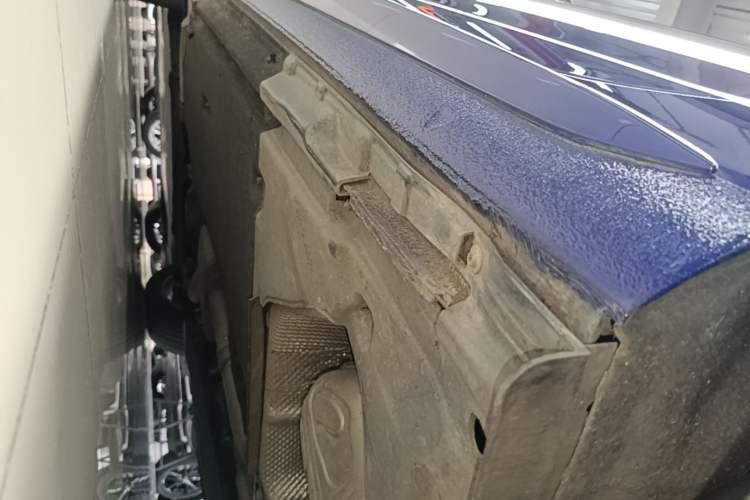 Used Audi A4L 2019 40 TFSI Ambition China VI Left Side Sill