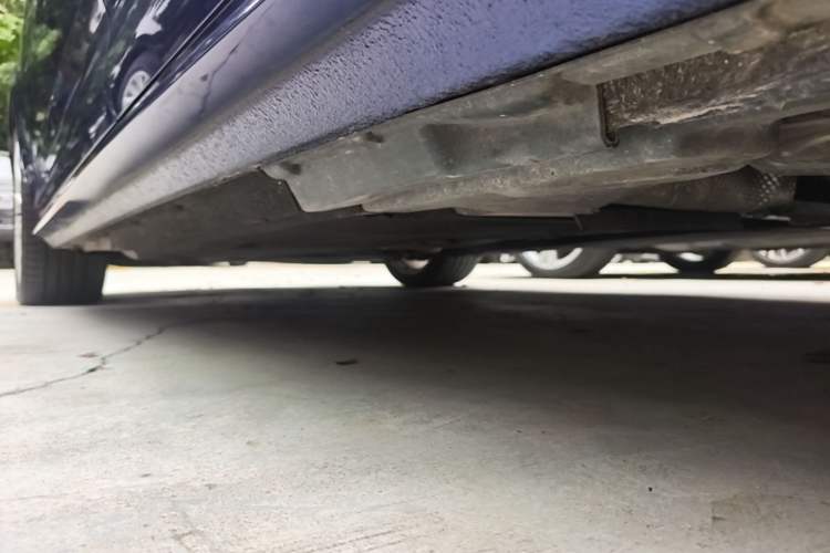 Used Audi A4L 2019 40 TFSI Fashion Edition China VI Emission Standard Left Side Sill