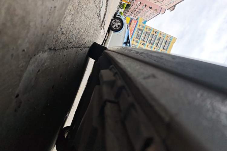 Used Audi A4L 2019 40 TFSI Fashion Edition China VI Emission Standard Left Side Sill