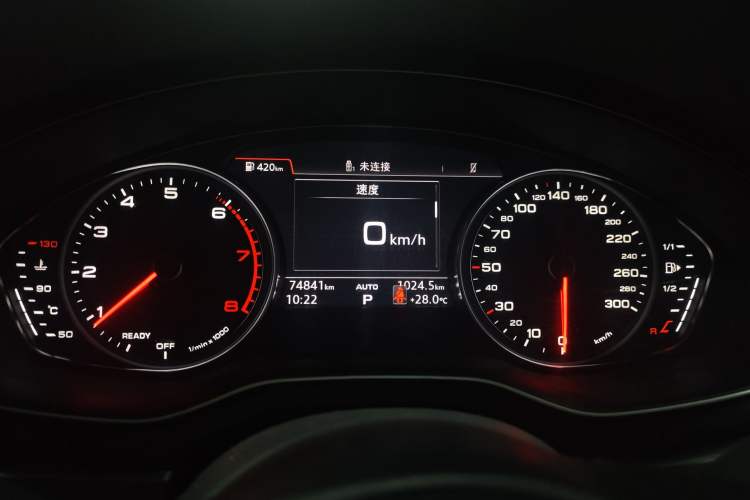 Used Audi A4L 2019 40 TFSI Ambition China VI Odometer Close Up
