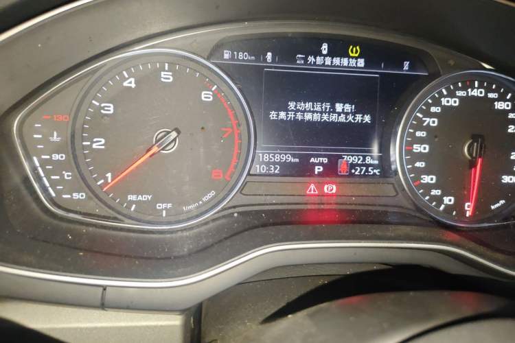 Used Audi A4L 2019 40 TFSI Ambition China VI Odometer Close Up
