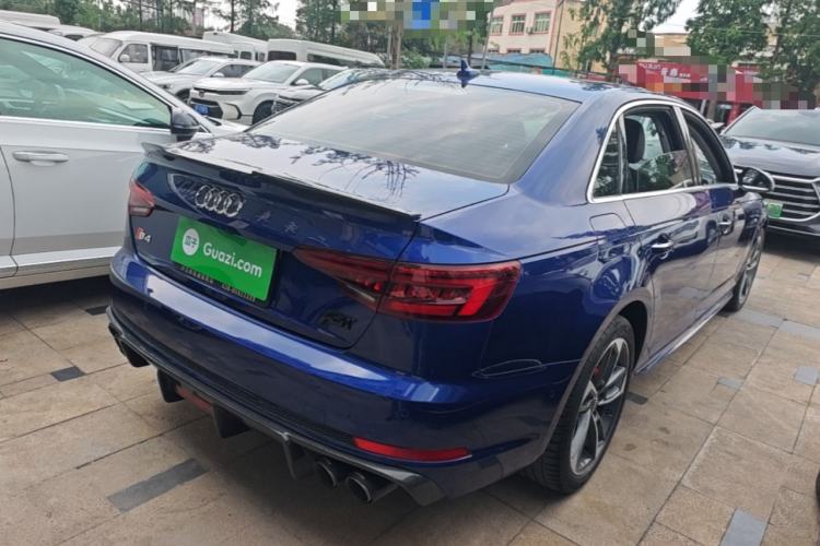 Used Audi A4L 2019 40 TFSI Fashion Edition China VI Emission Standard Rear Right 45 Deg