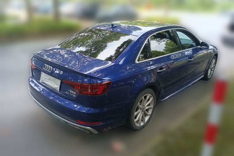 Used Audi A4L 2019 40 TFSI Fashion Edition China VI Emission Standard Rear Right 45 Deg