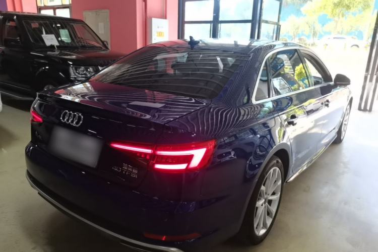 Used Audi A4L 2019 40 TFSI Fashion Edition China VI Emission Standard Rear Right 45 Deg
