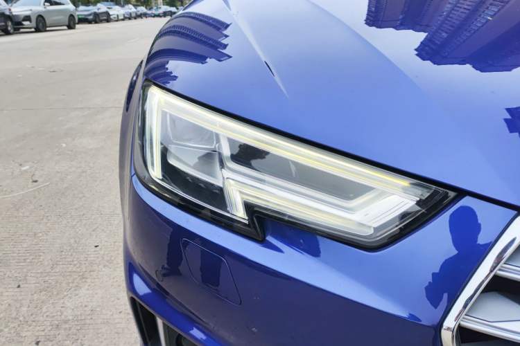 Used Audi A4L 2019 40 TFSI Fashion Version China V Right Front Headlight