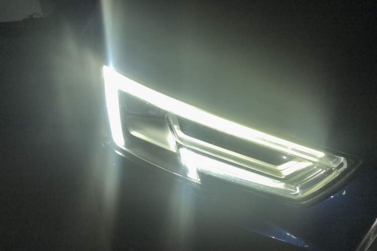 Used Audi A4L 2019 40 TFSI Fashion Version China V Right Front Headlight
