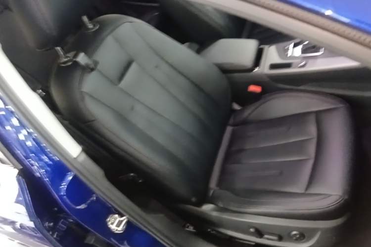 Used Audi A4L 2019 40 TFSI Ambition Version China V Right Front Seat