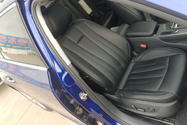 Used Audi A4L 2019 40 TFSI Ambition Version China V Right Front Seat