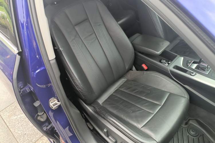 Used Audi A4L 2019 40 TFSI Fashion Version China V Right Front Seat