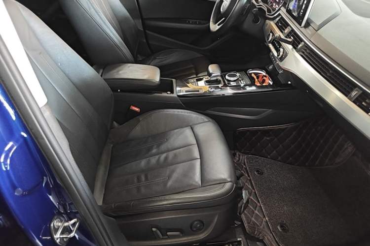 Used Audi A4L 2019 40 TFSI Fashion Version China V Right Front Seat