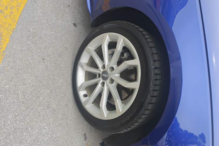 Used Audi A4L 2019 40 TFSI Fashion Edition China VI Emission Standard Right Front Wheel Hub