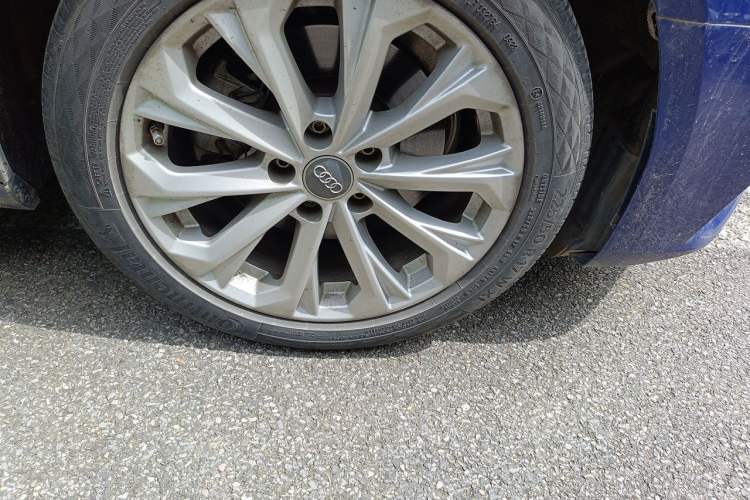 Used Audi A4L 2019 40 TFSI Ambition China VI Right Front Wheel Hub