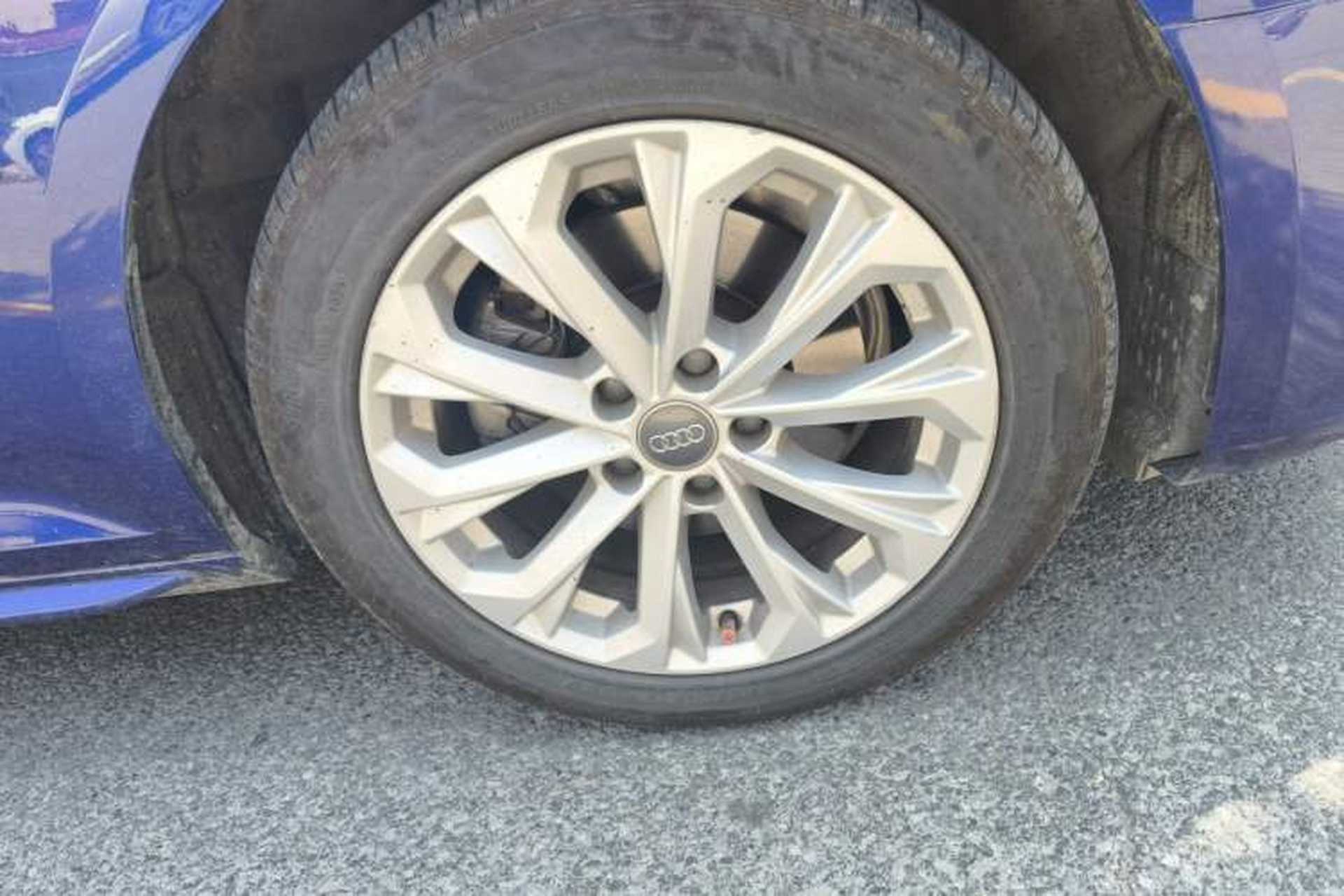 Used Audi A4L 2019 40 TFSI Ambition China VI Right Front Wheel Hub