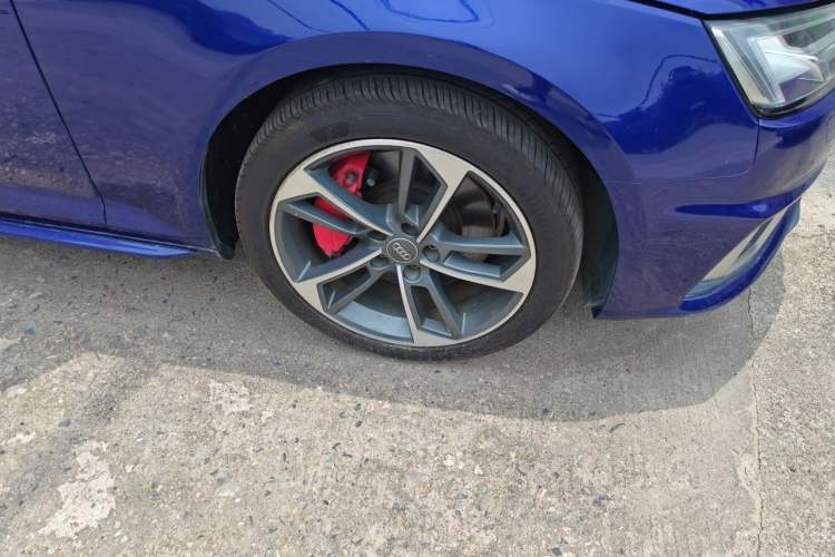 Used Audi A4L 2019 45 TFSI quattro Individual Sport Edition China VI Right Front Wheel Hub