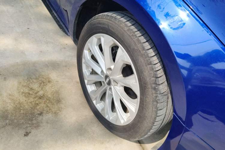 Used Audi A4L 2019 40 TFSI Ambition China VI Right Front Wheel Hub