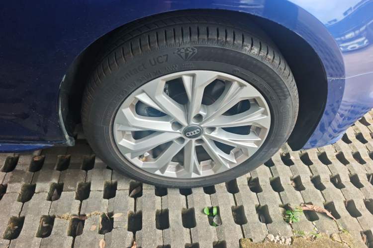 Used Audi A4L 2019 40 TFSI Ambition China VI Right Front Wheel Hub