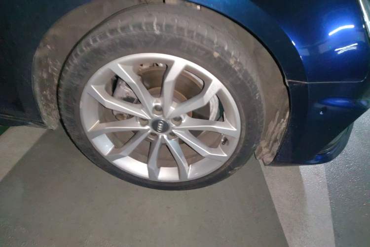 Used Audi A4L 2019 40 TFSI Fashion Edition China VI Emission Standard Right Front Wheel Hub