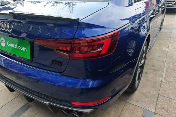Used Audi A4L 2019 40 TFSI Fashion Edition China VI Emission Standard Right Rear Taillight