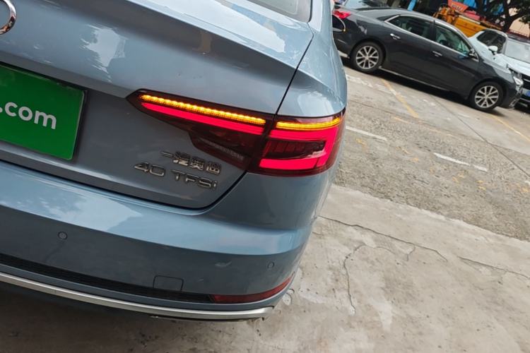 Used Audi A4L 2019 40 TFSI Fashion Edition China VI Emission Standard Right Rear Taillight