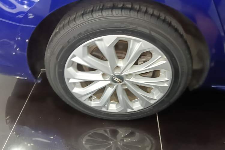 Used Audi A4L 2019 40 TFSI Ambition Version China V Right Rear Wheel Hub