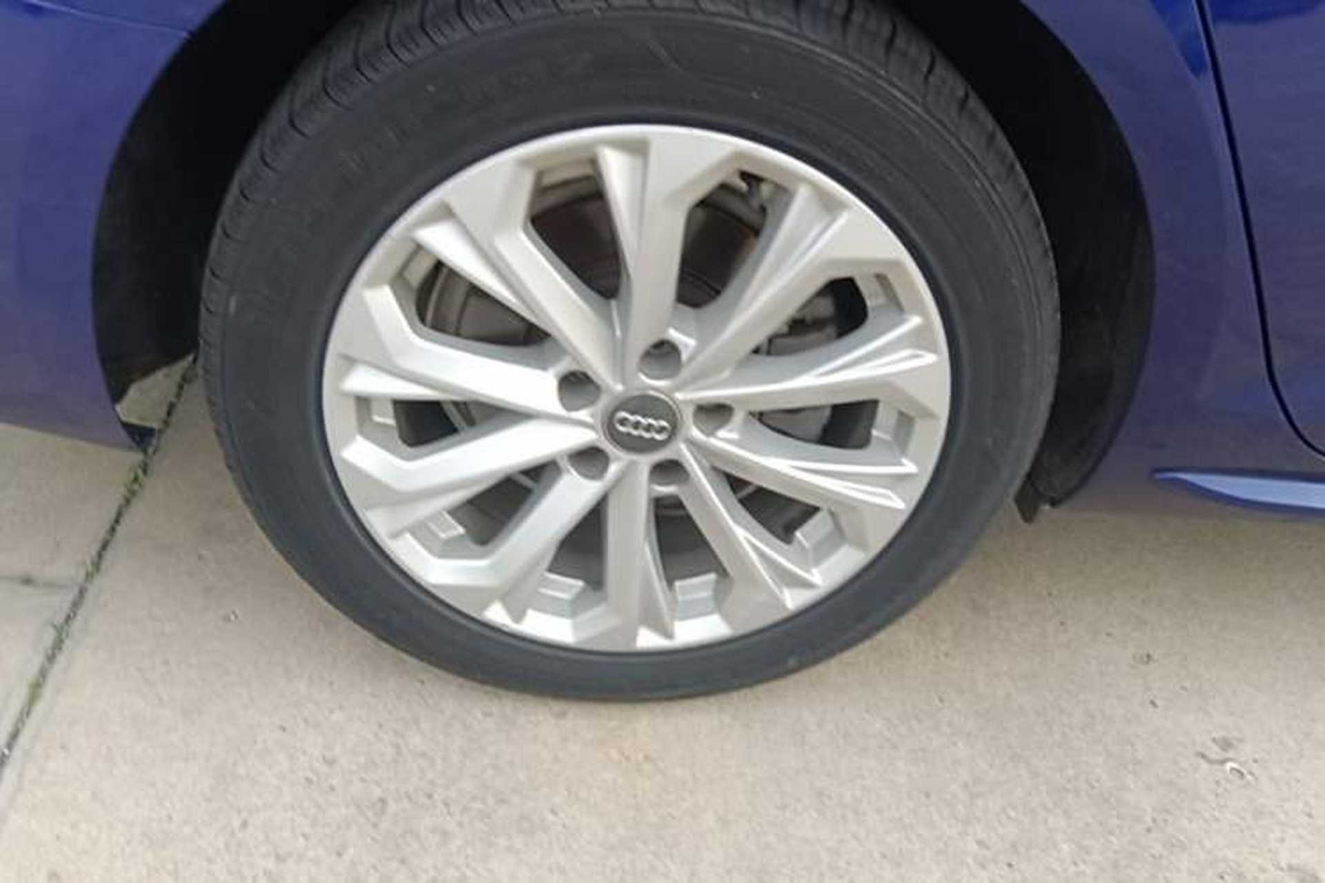Used Audi A4L 2019 40 TFSI Ambition Version China V Right Rear Wheel Hub