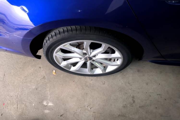 Used Audi A4L 2019 40 TFSI Fashion Version China V Right Rear Wheel Hub