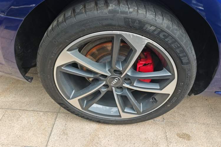 Used Audi A4L 2019 40 TFSI Fashion Edition China VI Emission Standard Right Rear Wheel Hub