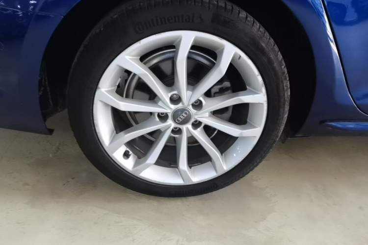 Used Audi A4L 2019 40 TFSI Fashion Edition China VI Emission Standard Right Rear Wheel Hub