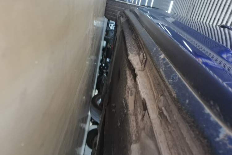 Used Audi A4L 2019 40 TFSI Fashion Edition China VI Emission Standard Right Side Sill