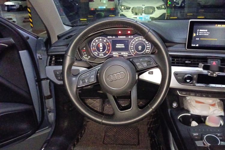 Used Audi A4L 2019 40 TFSI Fashion Version China V Steering Wheel