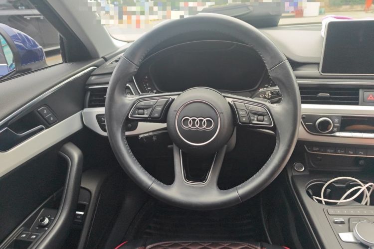 Used Audi A4L 2019 40 TFSI Fashion Edition China VI Emission Standard Steering Wheel