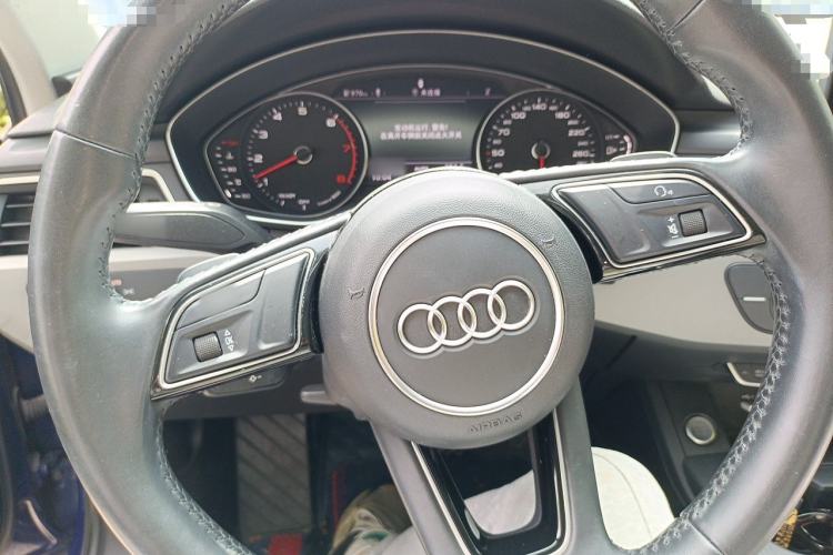 Used Audi A4L 2019 40 TFSI Ambition China VI Steering Wheel