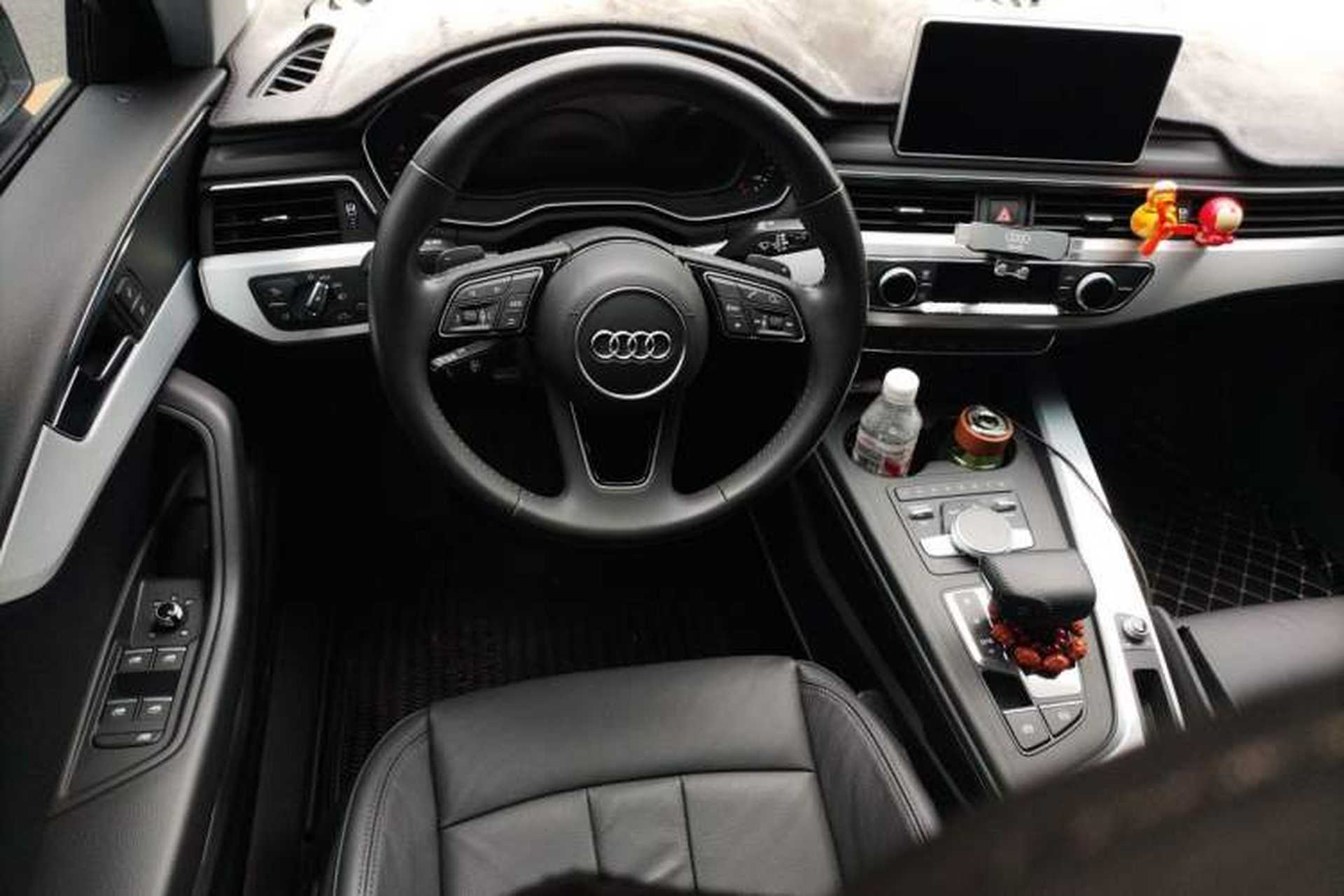 Used Audi A4L 2019 40 TFSI Fashion Edition China VI Emission Standard Steering Wheel