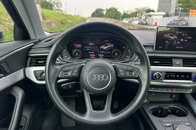 Used Audi A4L 2019 40 TFSI Fashion Version China V Steering Wheel