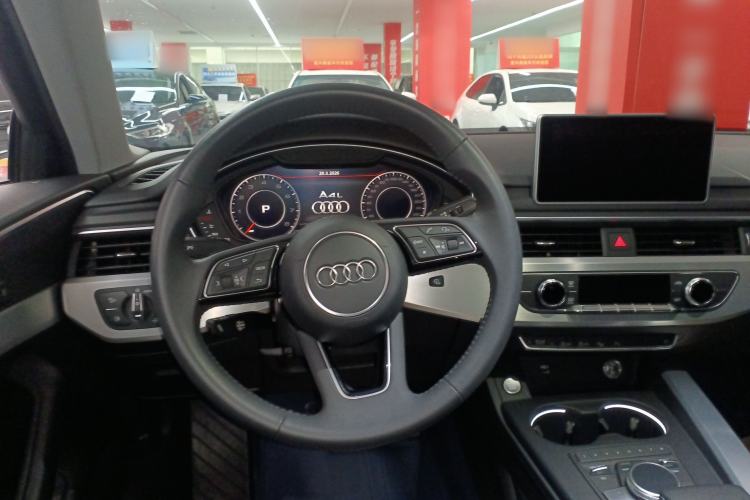 Used Audi A4L 2019 40 TFSI Fashion Edition China VI Emission Standard Steering Wheel