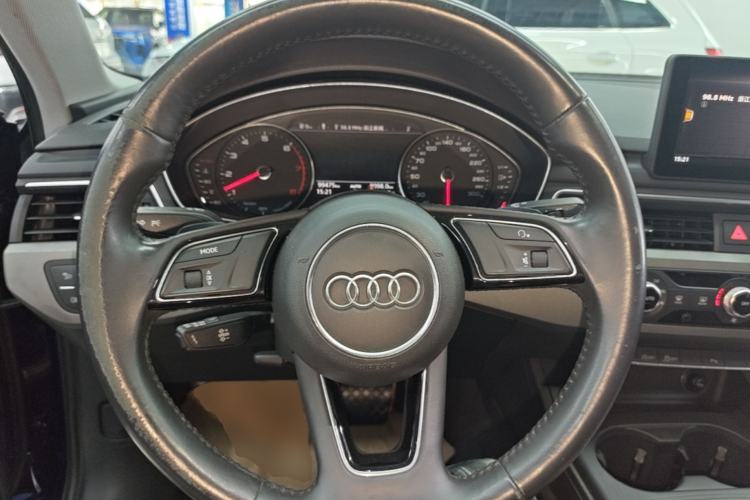 Used Audi A4L 2019 40 TFSI Ambition China VI Steering Wheel