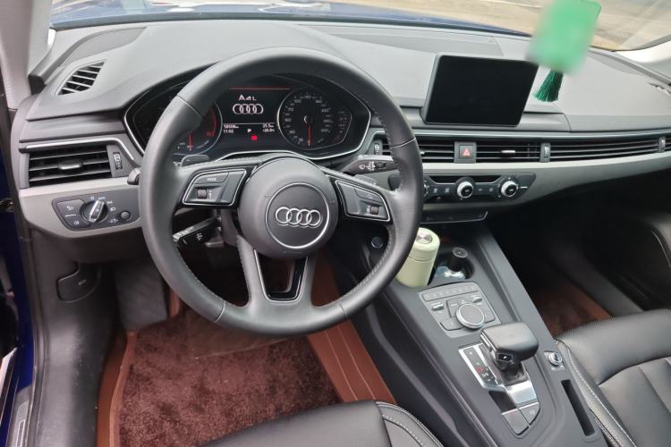 Used Audi A4L 2019 40 TFSI Ambition China VI Steering Wheel